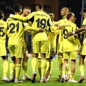 Ma&ccedil; biter bitmez Fenerbah&ccedil;e'de ayrılığı duyurdu: 'Hayırlı olsun'