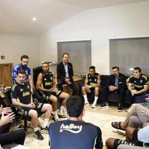 Sadettin Saran futbolcularla bir araya geldi