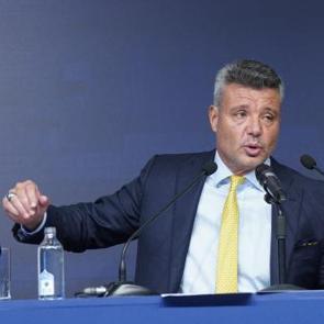 Sadettin Saran kul&uuml;b&uuml;n eski efsanesine teklif yaptı: Geri geliyor