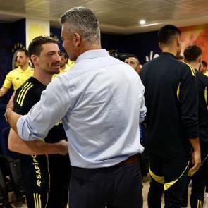 Saran, sarı-lacivertli futbolcularla bir araya geldi