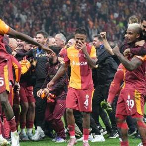Dursun &Ouml;zbek'ten futbolculara g&ouml;r&uuml;lmemiş prim: Tam 51 milyon