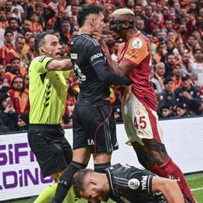 Galatasaray - Beşiktaş derbisinde ortalık fena karıştı! İşte ekrana yansımayanlar