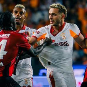 Galatasaray'da s&uuml;rpriz ayrılık kapıda: S&ouml;zleşme şartını hen&uuml;z karşılayamadı