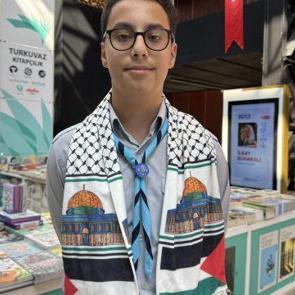 Kocaeli’de kitaplar yine ağaçlarda açtı