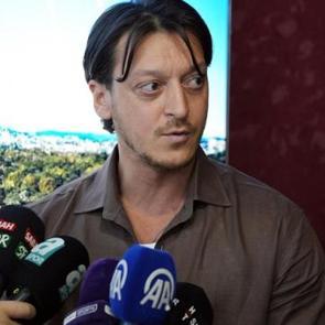 Mesut Özil'den FIFA ve UEFA'ya çağrı