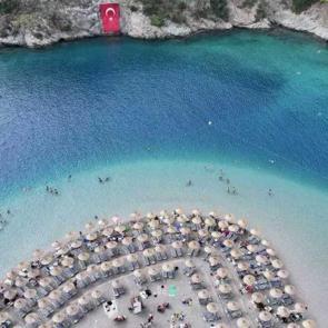 Muğla’da yaz bitmiyor: Yamaç paraşütü ve plaj keyfine devam!