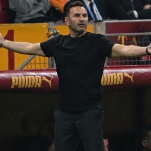 Okan Buruk hakeme 'Fiyasko' diyerek y&uuml;klendi! Arda Kardeşler'i &ouml;rnek g&ouml;sterdi