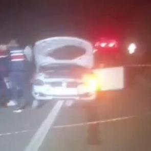 Otomobil, park halindeki kamyona çarptı: 1 ölü, 1 yaralı