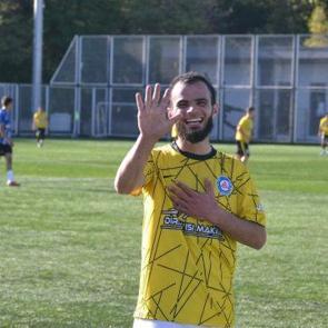 41 yaşındaki T&uuml;rk forvet 90 dakikaya 5 gol sığdırdı