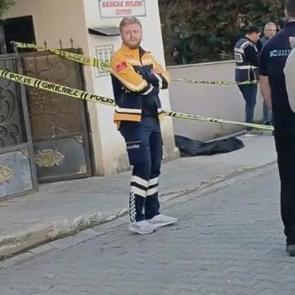 Yalova'da dehşet: Karısını sokak ortasında öldürdü!