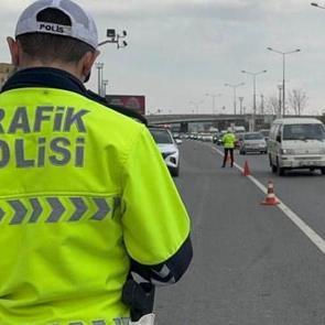 Cezası 1 yıldan 3 yıla kadar hapis! Ehliyet sahipleri trafikte dikkat...