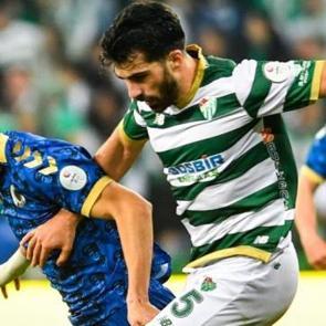 Efsane takımdan yeni hocasına 3-0'lık hediye