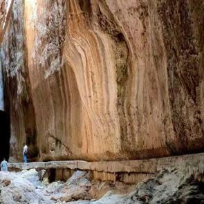 Esir ve köleler çalıştırıldı: Dağı oyarak 81 yılda yaptılar!