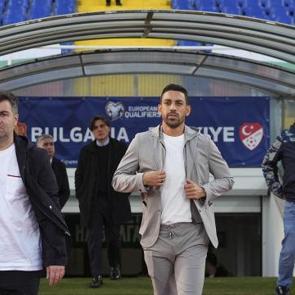 Fenerbah&ccedil;e taraftarından İrfan Can Kahveci'ye şampiyonluk isyanı