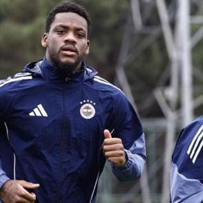 Fenerbah&ccedil;e'de Jhon Duran haftalar sonra geri d&ouml;nd&uuml;