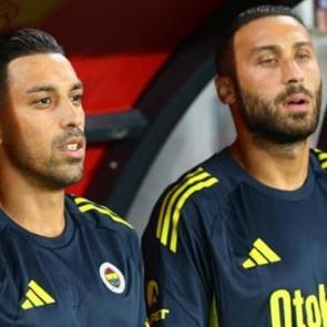 Fenerbah&ccedil;e'de neşter vuruldu! İki T&uuml;rk yıldız kadro dışı bırakıldı