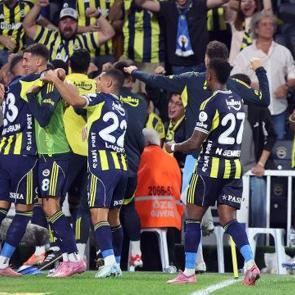Fenerbah&ccedil;eli futbolcu son 24 saatte kabusu yaşadı: Bir g&uuml;ld&uuml; bin ah işitti