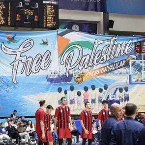 Basket ma&ccedil;ında Gazze'ye b&uuml;y&uuml;k destek! Sumud koreografisi