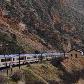 Nostaljik bir Doğu Anadolu turu: 7’den 70’e herkes denemek istiyor