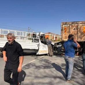 Malatya'da hafriyat kamyonu ile kamyonet çarpıştı: 1 ölü