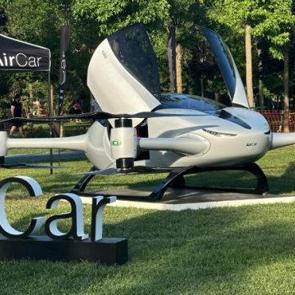 Uçan araba firması AirCar'dan satışta hız rekoru! Bir haftada 100 adetlik ön sipariş aldı!