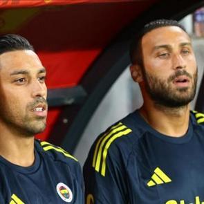 Fenerbah&ccedil;e'de b&uuml;y&uuml;k s&uuml;rpriz! 3. isim belli oldu: Yıldız oyuncu kadro dışı kalıyor