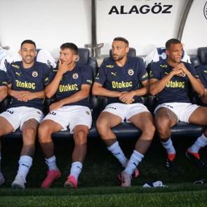 Fenerbah&ccedil;e'nin milli yıldızları kadro dışı: Nedeni ortaya &ccedil;ıktı