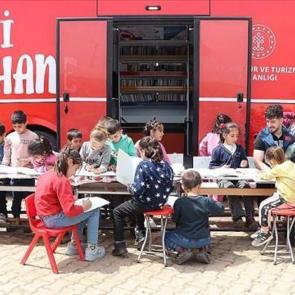 Gezici k&uuml;t&uuml;phanelerle1057 noktaya ulaşıldı