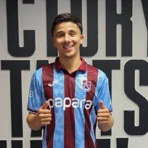 S&uuml;per Lig kariyeri başlıyor! Yıldız futbolcunun forma heyecanı 