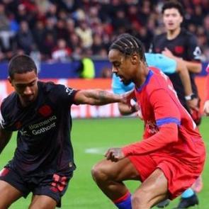 9 gol 2 kırmızı kart! Devler Ligi'nde nefes kesen ma&ccedil;: Almanlar neye uğradığını şaşırdı