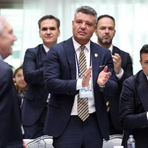 Başkan Saran 'd&uuml;nden razı' dedi: Milli takımın yıldızı Fenerbah&ccedil;e'ye doğru