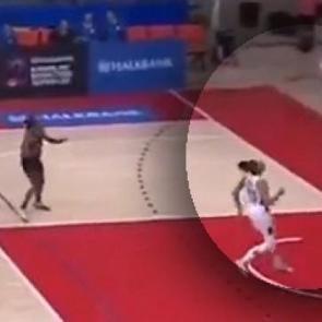 Basketbol S&uuml;per Ligi'nde g&ouml;r&uuml;lmemiş olay! Kendi potasına basket attı