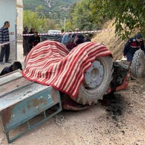 Burdur'da acı kaza: Devrilen traktörün altında can verdi! 