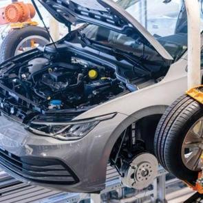 D&uuml;nya devi Volkswagen'den 2 efsane model i&ccedil;in s&uuml;rpriz karar! '&Ccedil;ip krizi' a&ccedil;ıklaması...