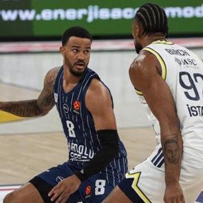 EuroLeague'deki T&uuml;rk derbisi Fenerbah&ccedil;e'nin!