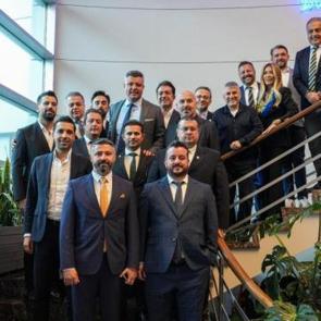 Fenerbah&ccedil;e Başkanı Sadettin Saran, FBİAD'ı kabul etti