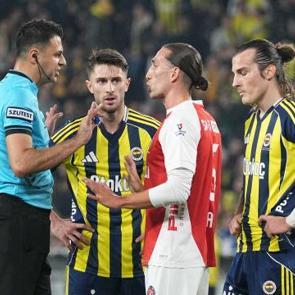 Fenerbah&ccedil;e-Karag&uuml;mr&uuml;k ma&ccedil;ındaki penaltı ve kırmızı kart kararları doğru mu? Trio a&ccedil;ıkladı