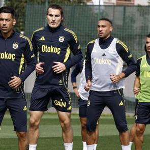 Tedesco'dan Beşiktaş derbisi &ouml;ncesi İrfan Can Kahveci ve Cenk Tosun kararı