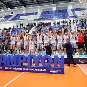 Fenerbah&ccedil;e'yi yenerek kupayı kazandılar