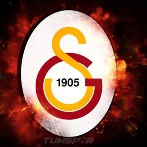 Galatasaray'ın eski yıldızı takım arkadaşıyla yumruk yumruğa kavga etti