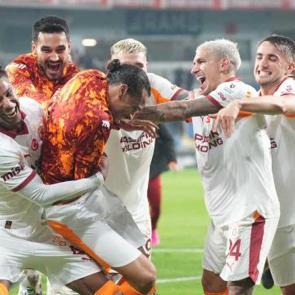 Galatasaray'ın yıldızından ayrılık iddialarına yanıt: Alman basınına konuştu