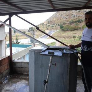 Kurduğu sistemle yağmur suyunu depolayıp kullandı! Yaptığı tasarruf ilgi topladı...