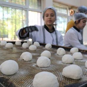 Liseler fabrika gibi çalışıyor! 230 milyon lira ciro yapıldı