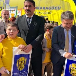 MKE Ankarag&uuml;c&uuml; y&ouml;neticileri ve sporcuları &ouml;ğrencilerle bir araya geldi
