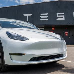 AB &uuml;lkelerinde Tesla satışlarındaki d&uuml;ş&uuml;ş s&uuml;r&uuml;yor