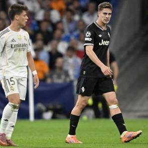 Şampiyonlar Ligi'nde T&uuml;rk derbisi! Milli yıldız ma&ccedil;ın adamı se&ccedil;ildi