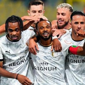 S&uuml;per Lig'e y&uuml;kselme yarışı alev aldı! Averaj farkıyla yeni lider ortaya &ccedil;ıktı