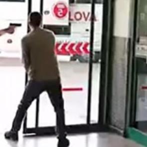 Son dakika: Uzman &ccedil;avuş otogarda dehşet sa&ccedil;tı! Polis vurdu