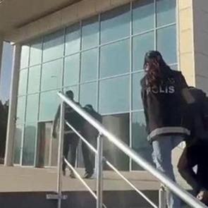 Hatay'da araç kaputundan çıktı: Tam 5,5 milyon TL değerinde!