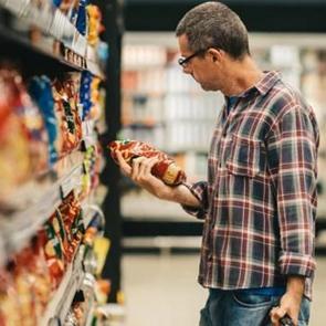 Ambalajda 3 sayıyı g&ouml;r&uuml;rseniz uzak durun! Market rafında gizli tehlike...